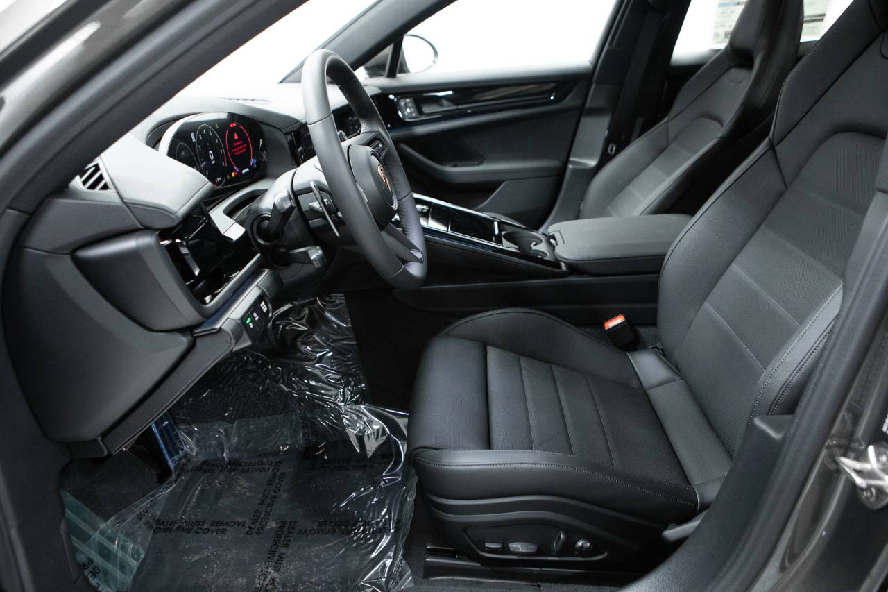 Thumbnail: 2026 Porsche Panamera - 23