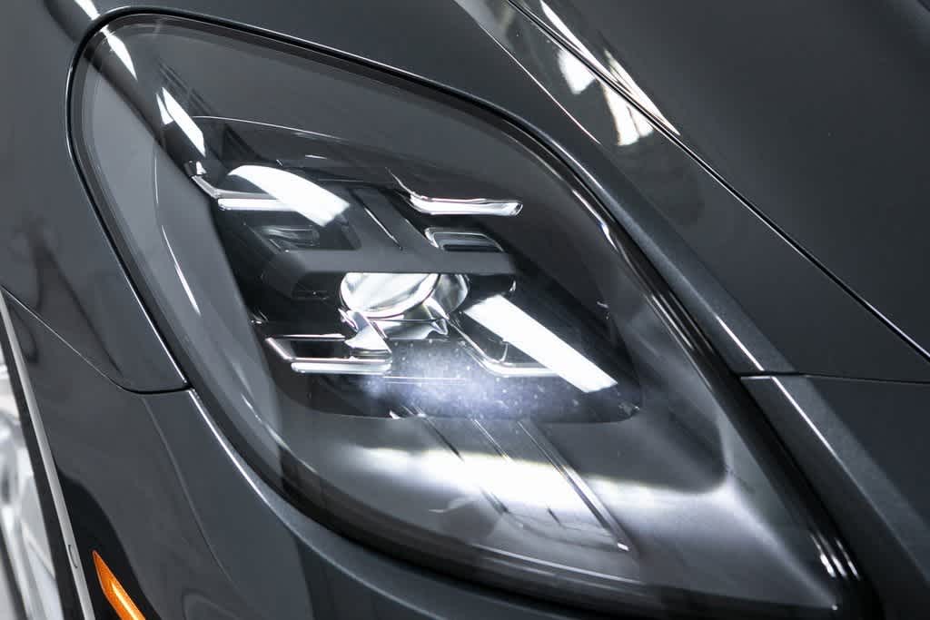 Thumbnail: 2025 Porsche Panamera - 17