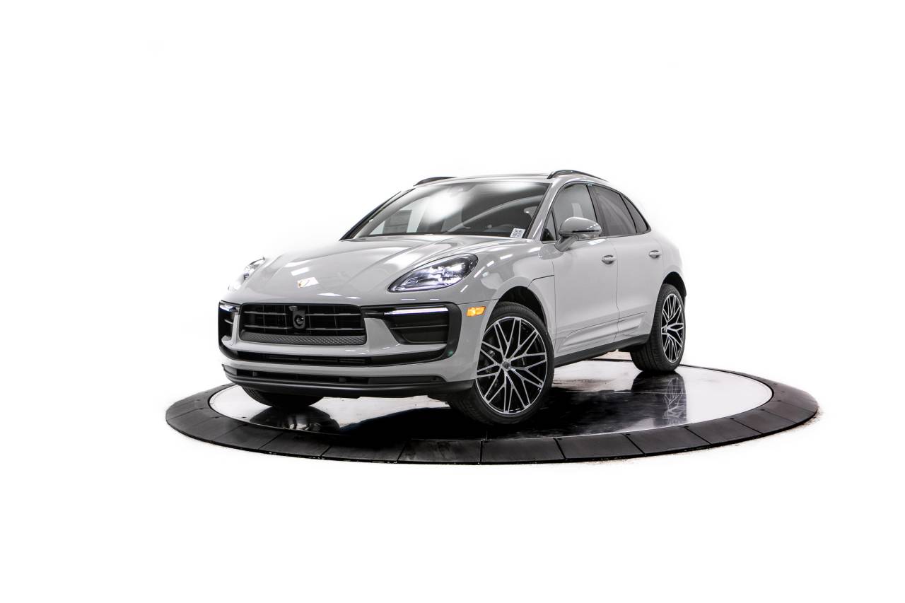 Thumbnail: 2026 Porsche Macan - 1