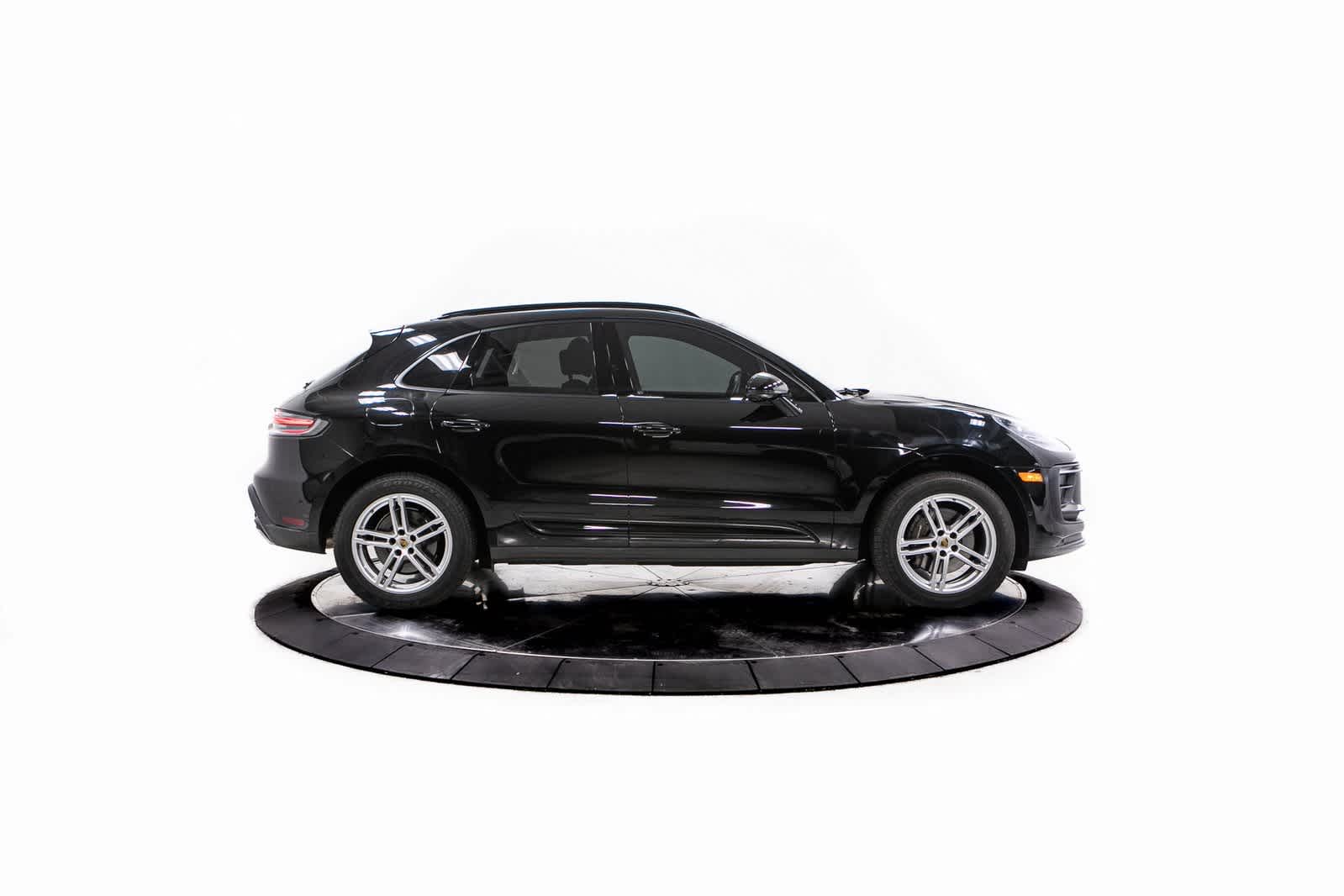 Thumbnail: 2023 Porsche Macan - 8