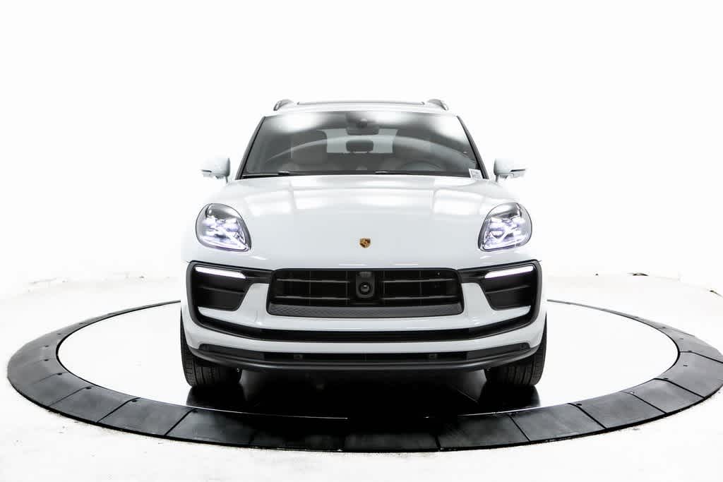 Thumbnail: 2025 Porsche Macan - 10