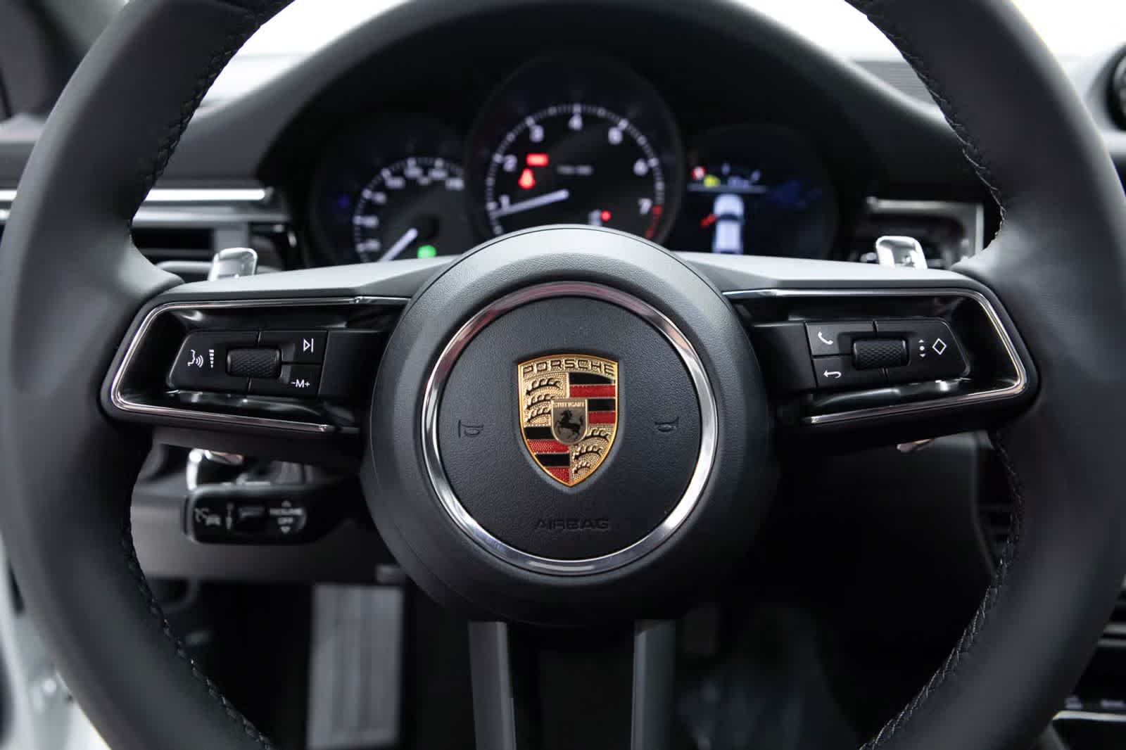 Thumbnail: 2026 Porsche Macan - 14