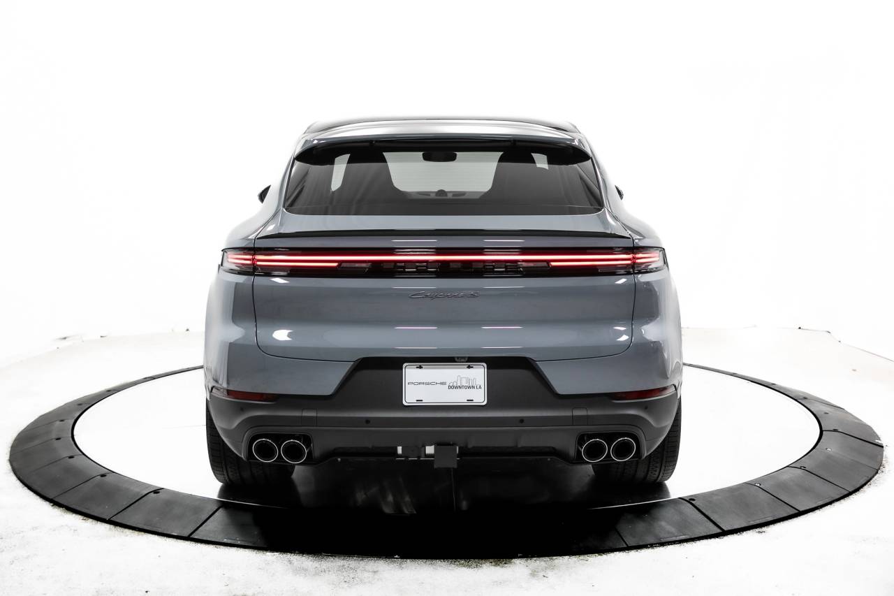 2025 Porsche Cayenne Coupe S photo 3