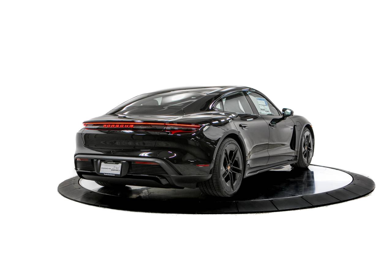 Thumbnail: 2026 Porsche Taycan - 7