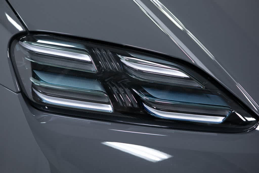 Thumbnail: 2025 Porsche Macan - 18