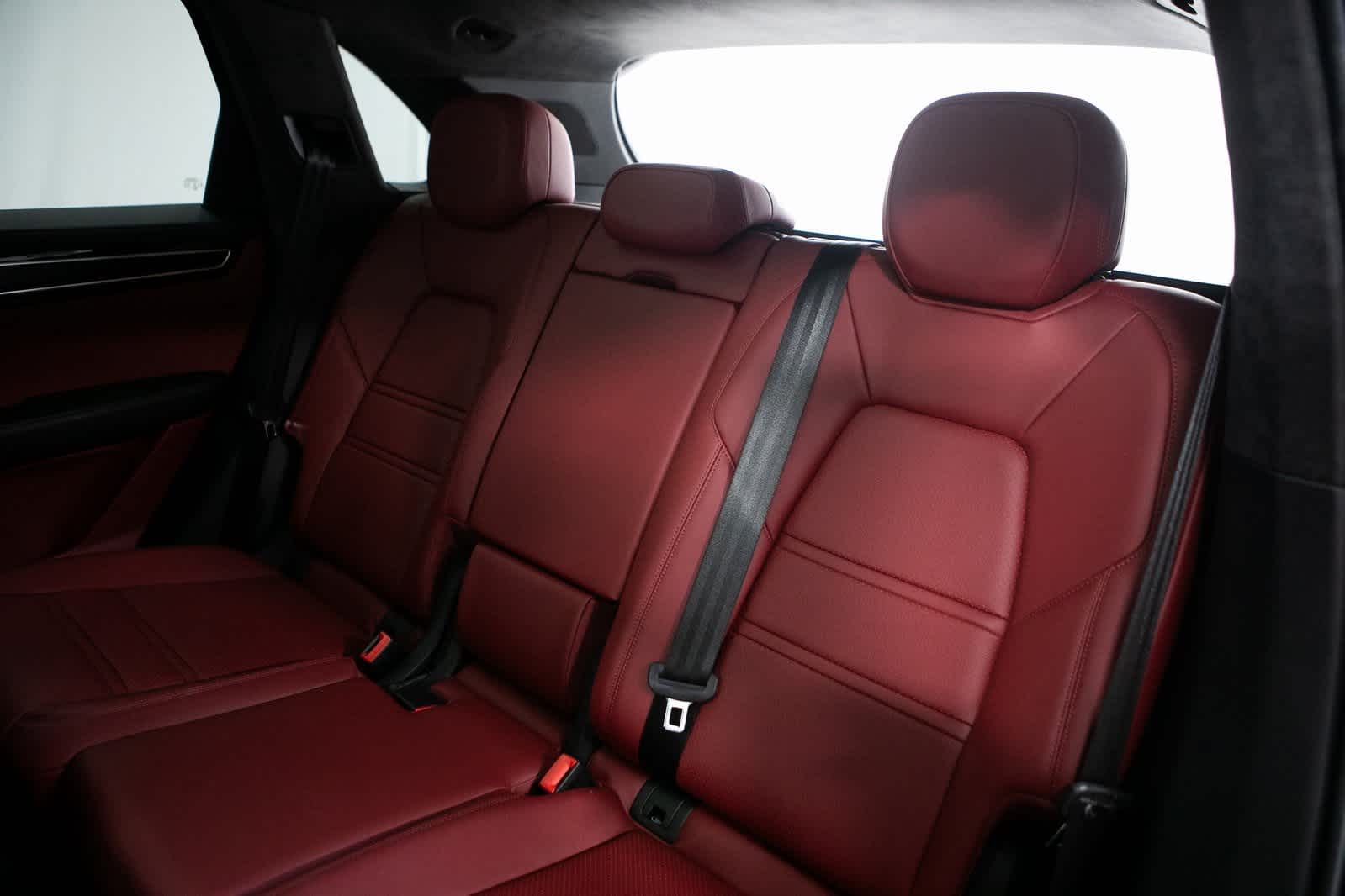 Thumbnail: 2023 Porsche Cayenne - 30