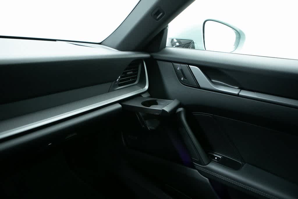 Thumbnail: 2025 Porsche 911 - 27