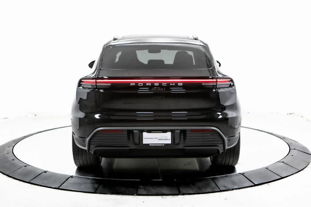 Thumbnail: 2025 Porsche Macan - 6