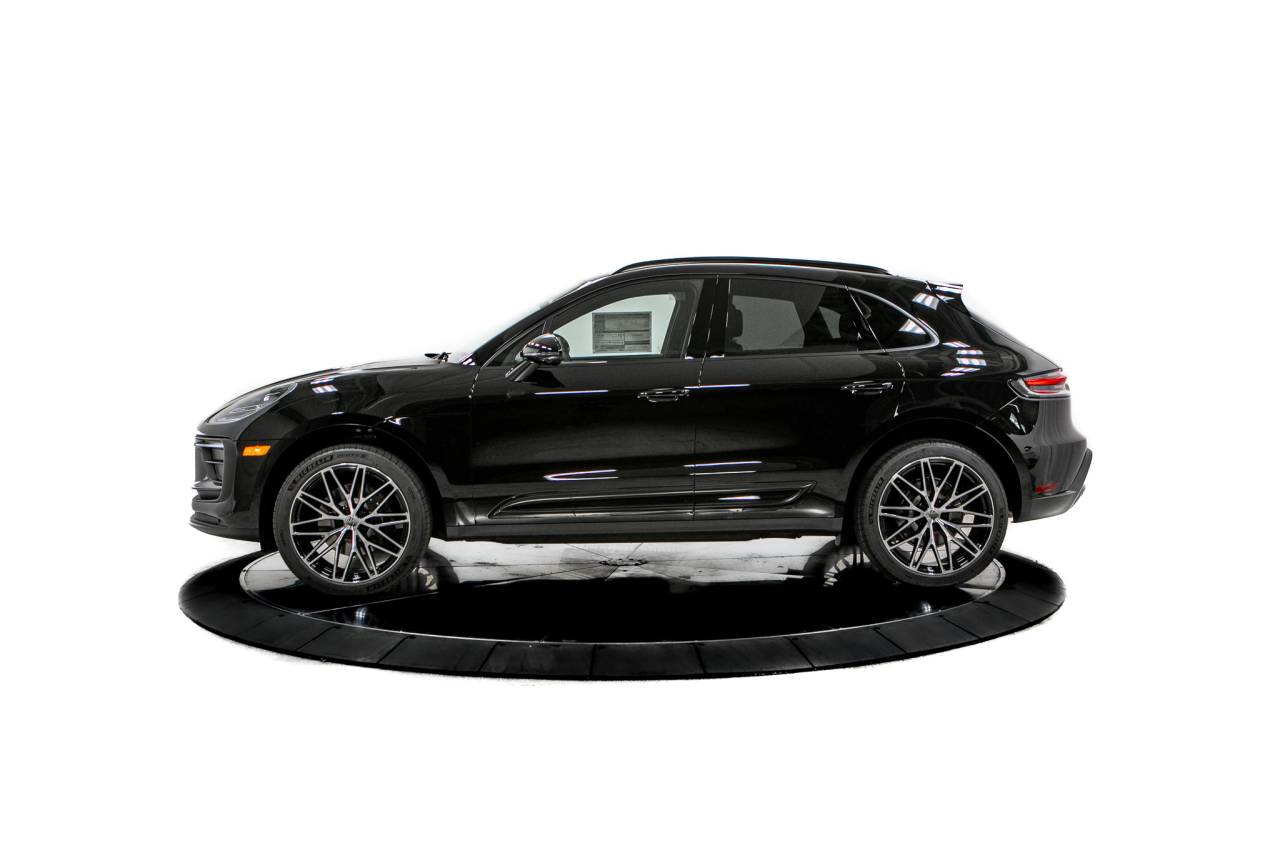 Thumbnail: 2026 Porsche Macan - 2
