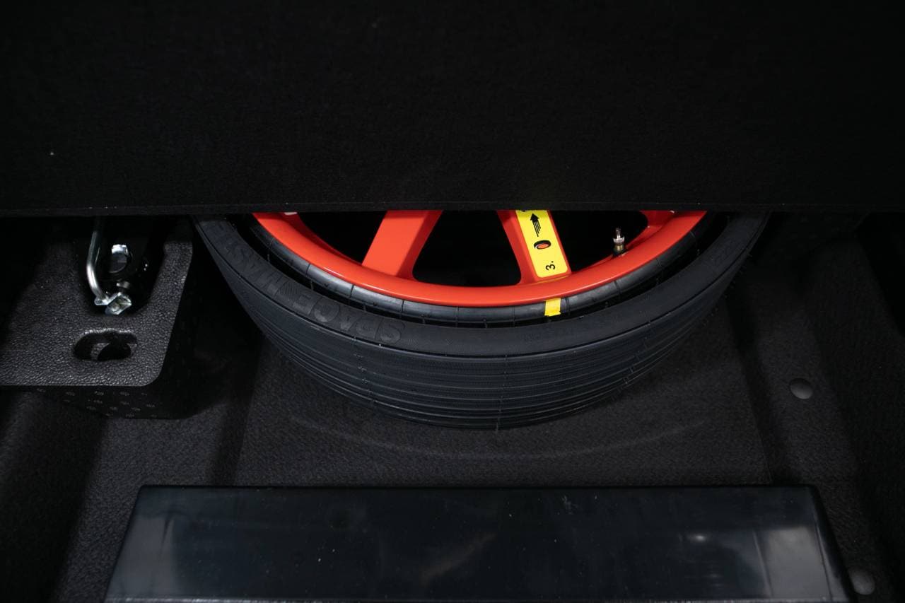 Thumbnail: 2026 Porsche Macan - 39