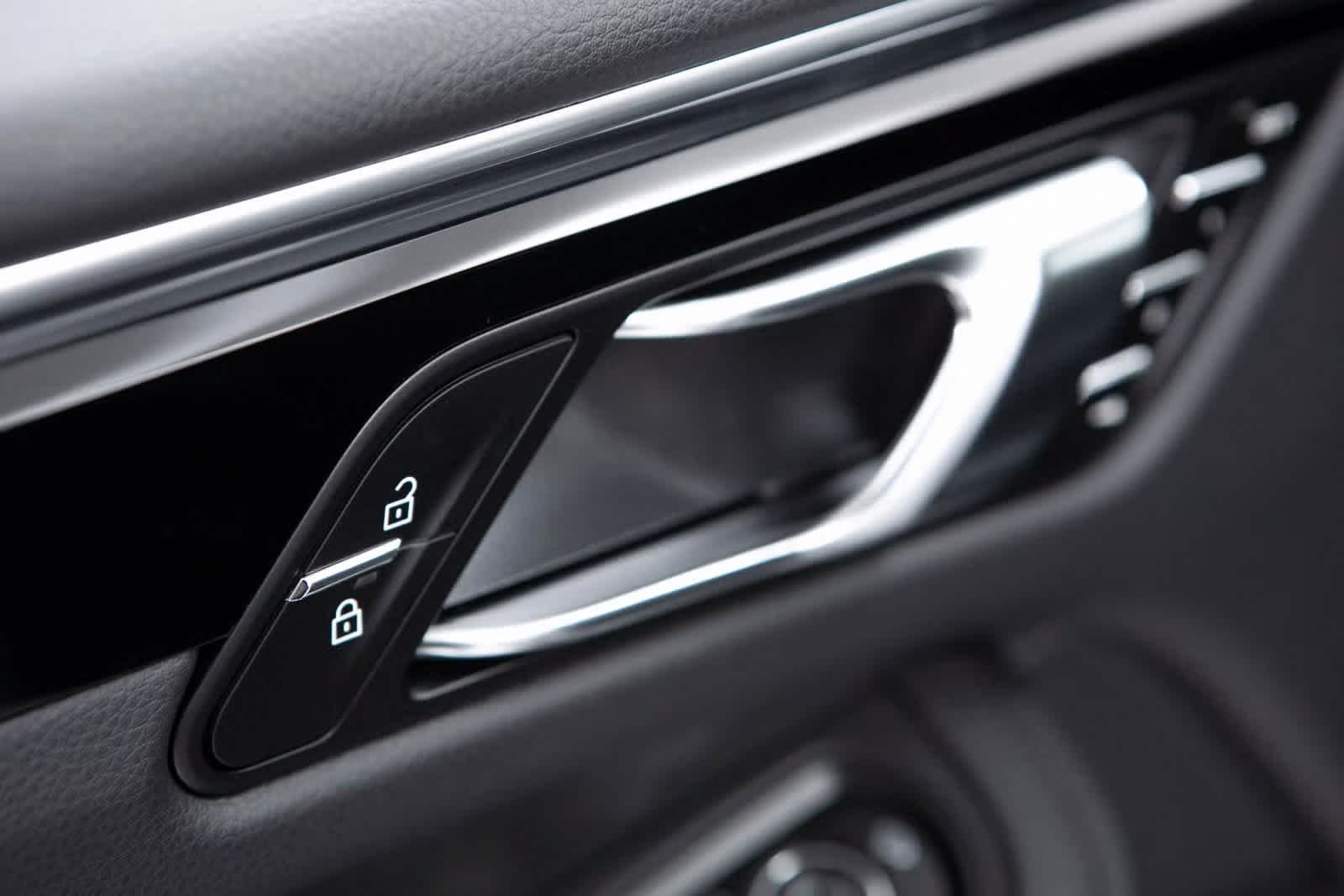 Thumbnail: 2025 Porsche Macan - 19