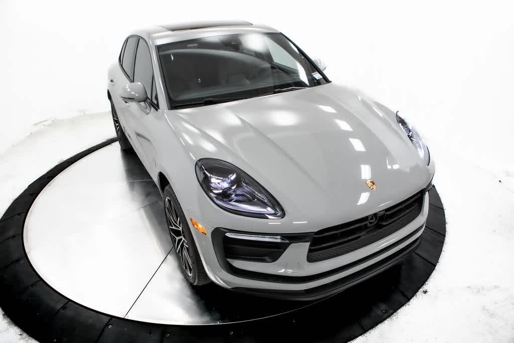 Thumbnail: 2025 Porsche Macan - 39