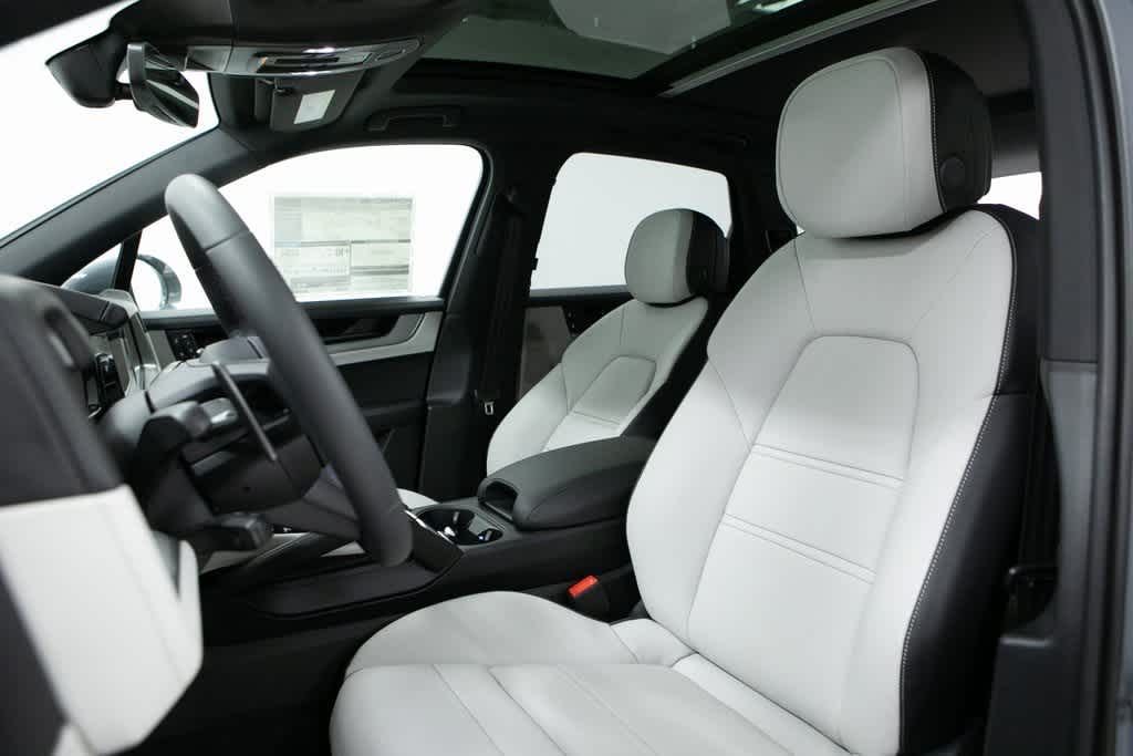 Thumbnail: 2025 Porsche Cayenne - 5