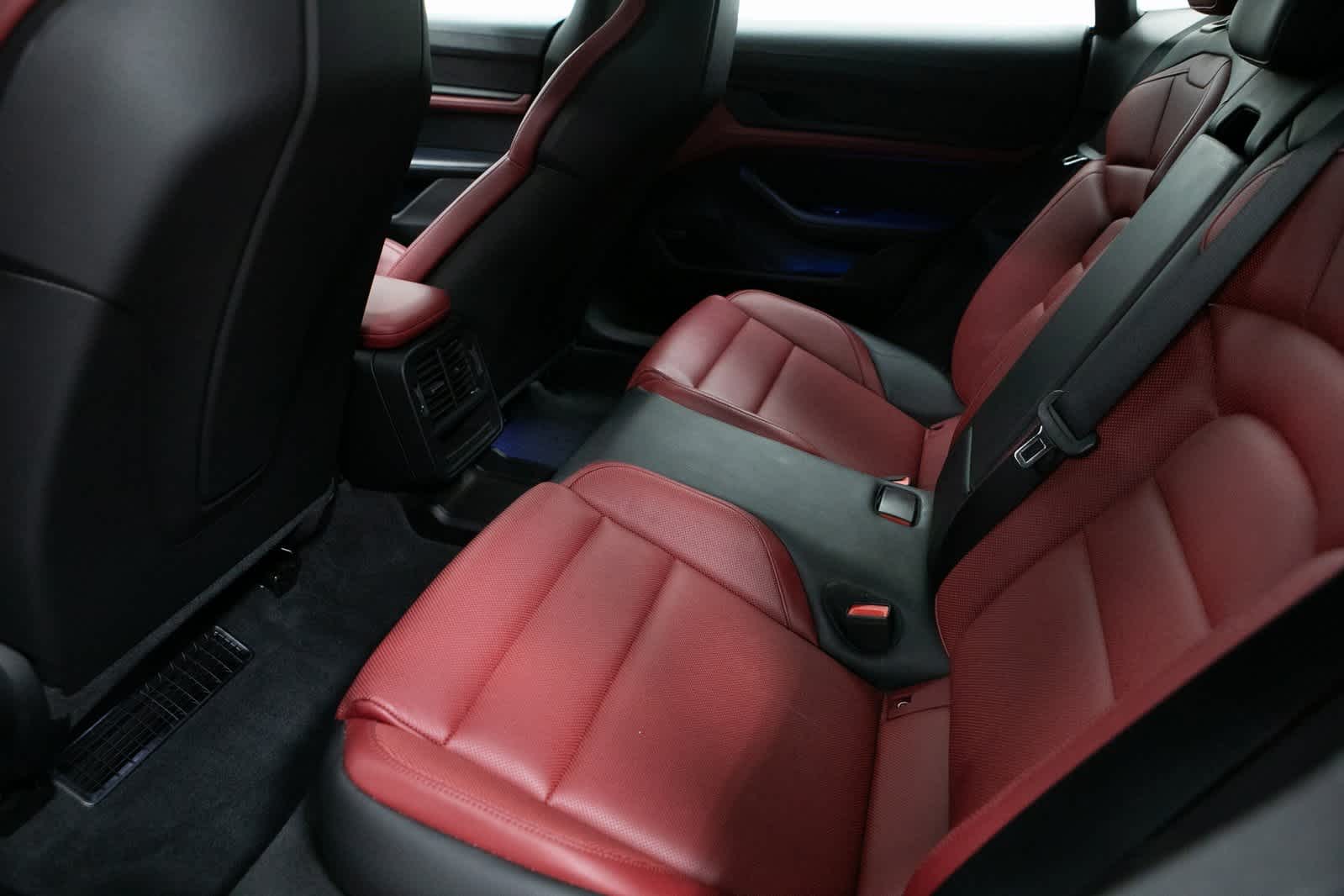 Thumbnail: 2024 Porsche Taycan - 27