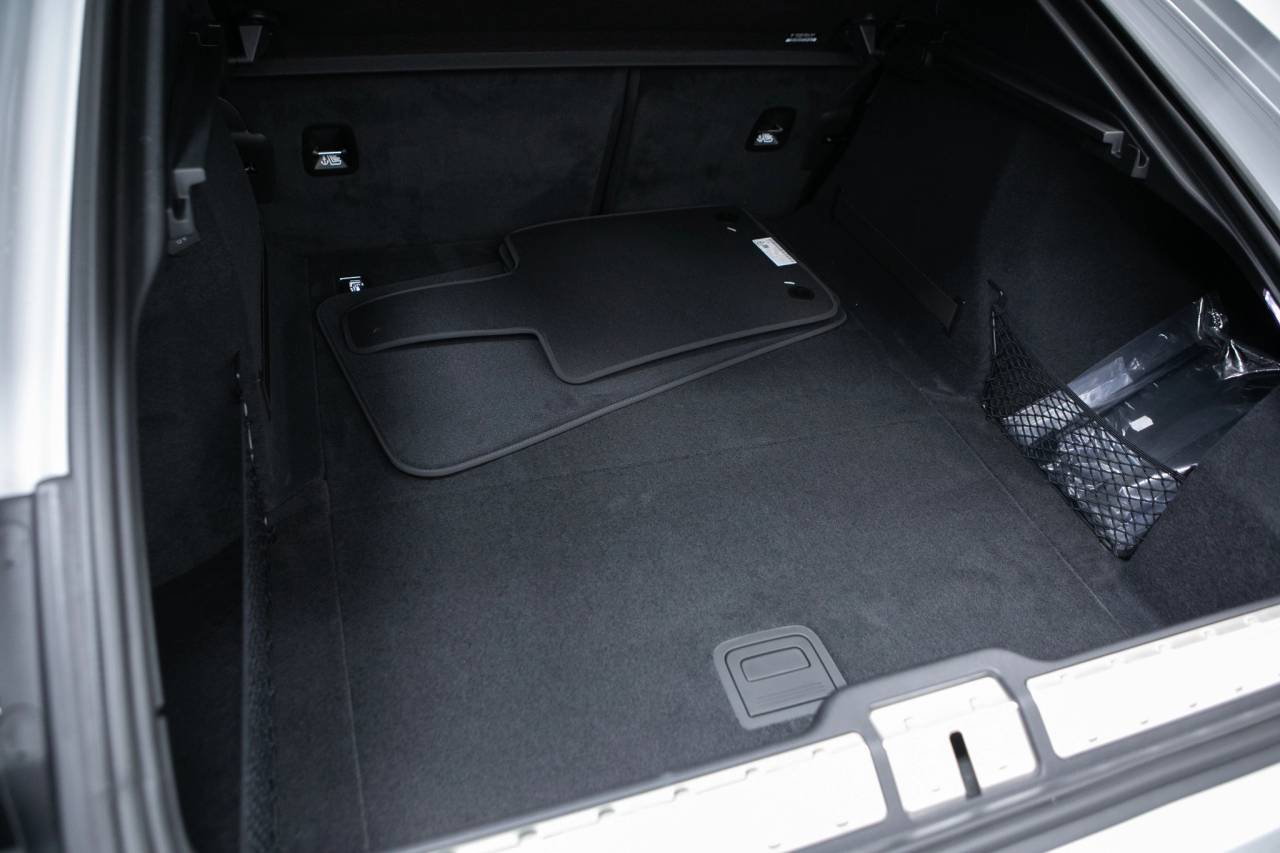 Thumbnail: 2026 Porsche Panamera - 40