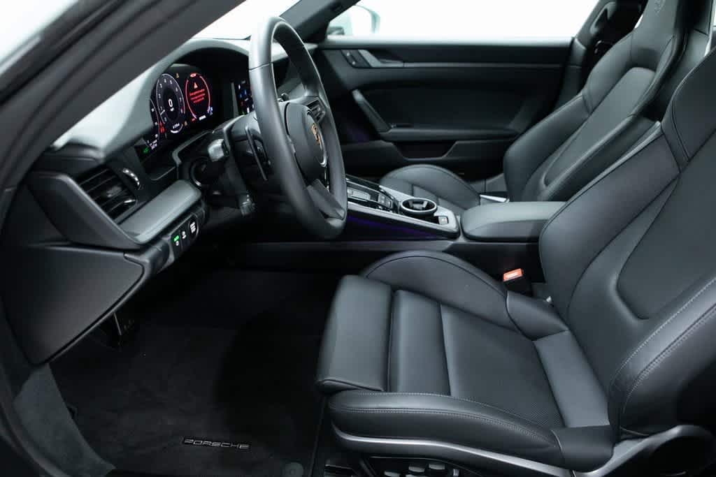 Thumbnail: 2025 Porsche 911 - 16