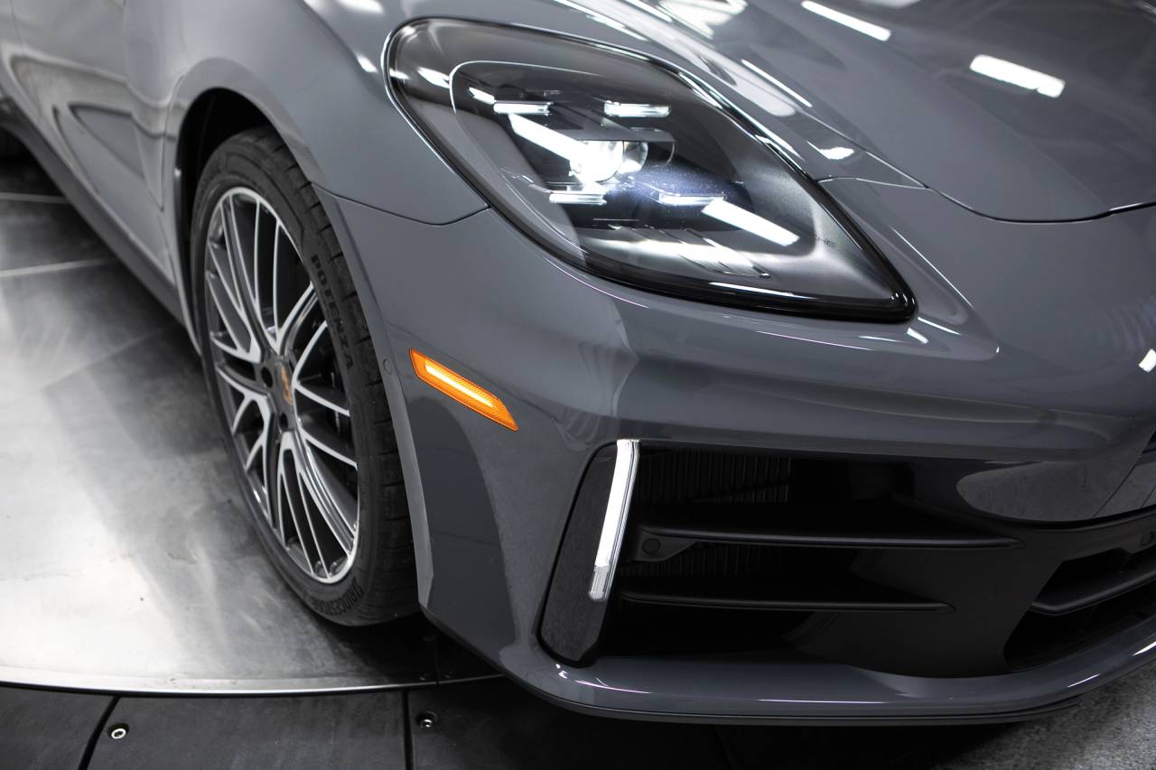 Thumbnail: 2026 Porsche Panamera - 12
