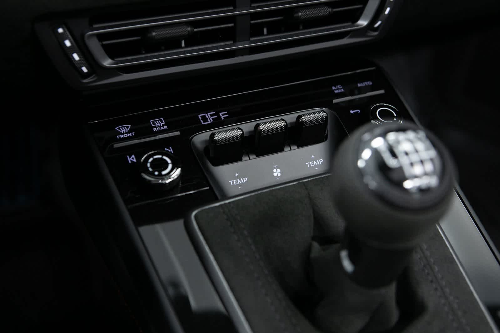 Thumbnail: 2024 Porsche 911 - 23