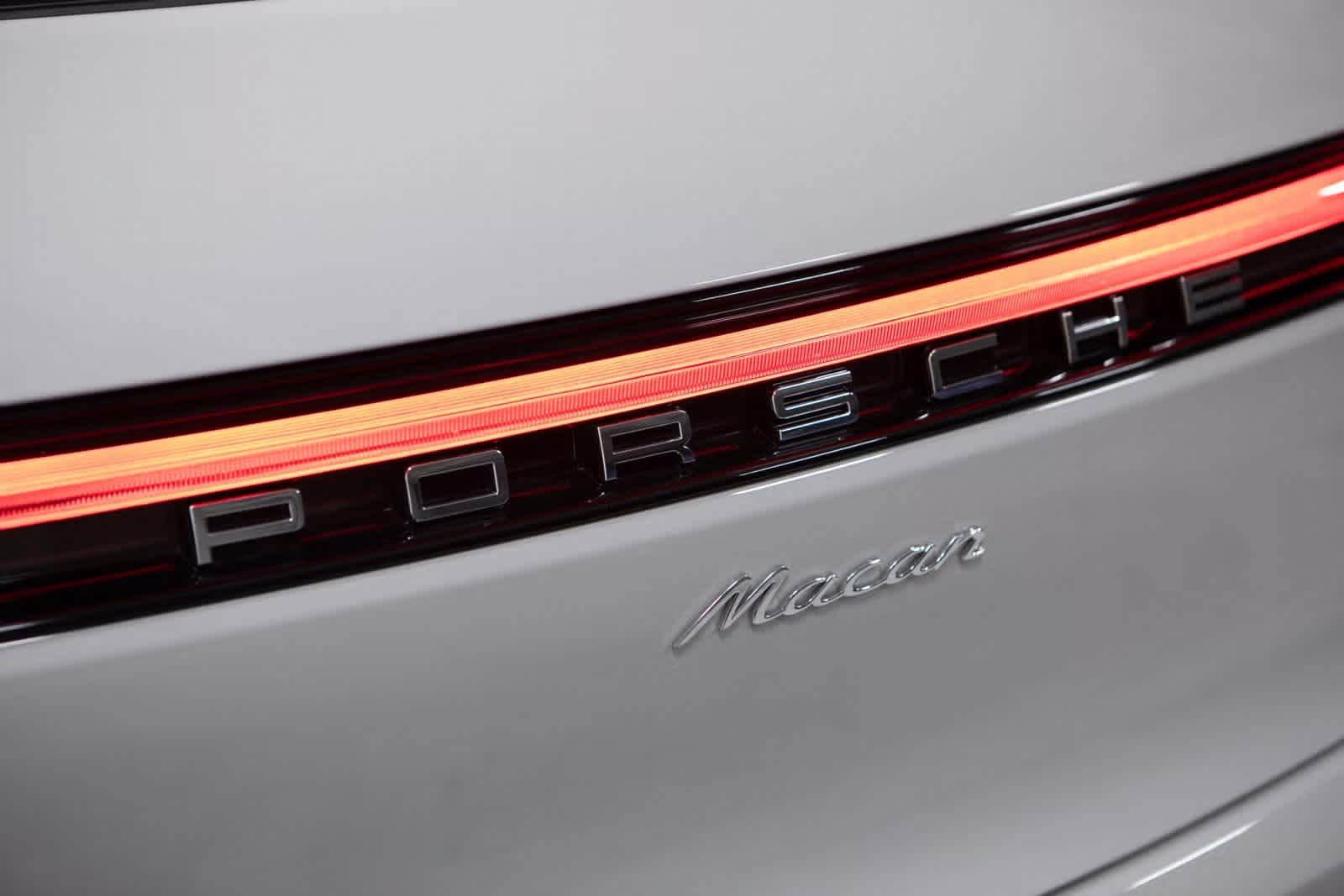 Thumbnail: 2025 Porsche Macan - 35