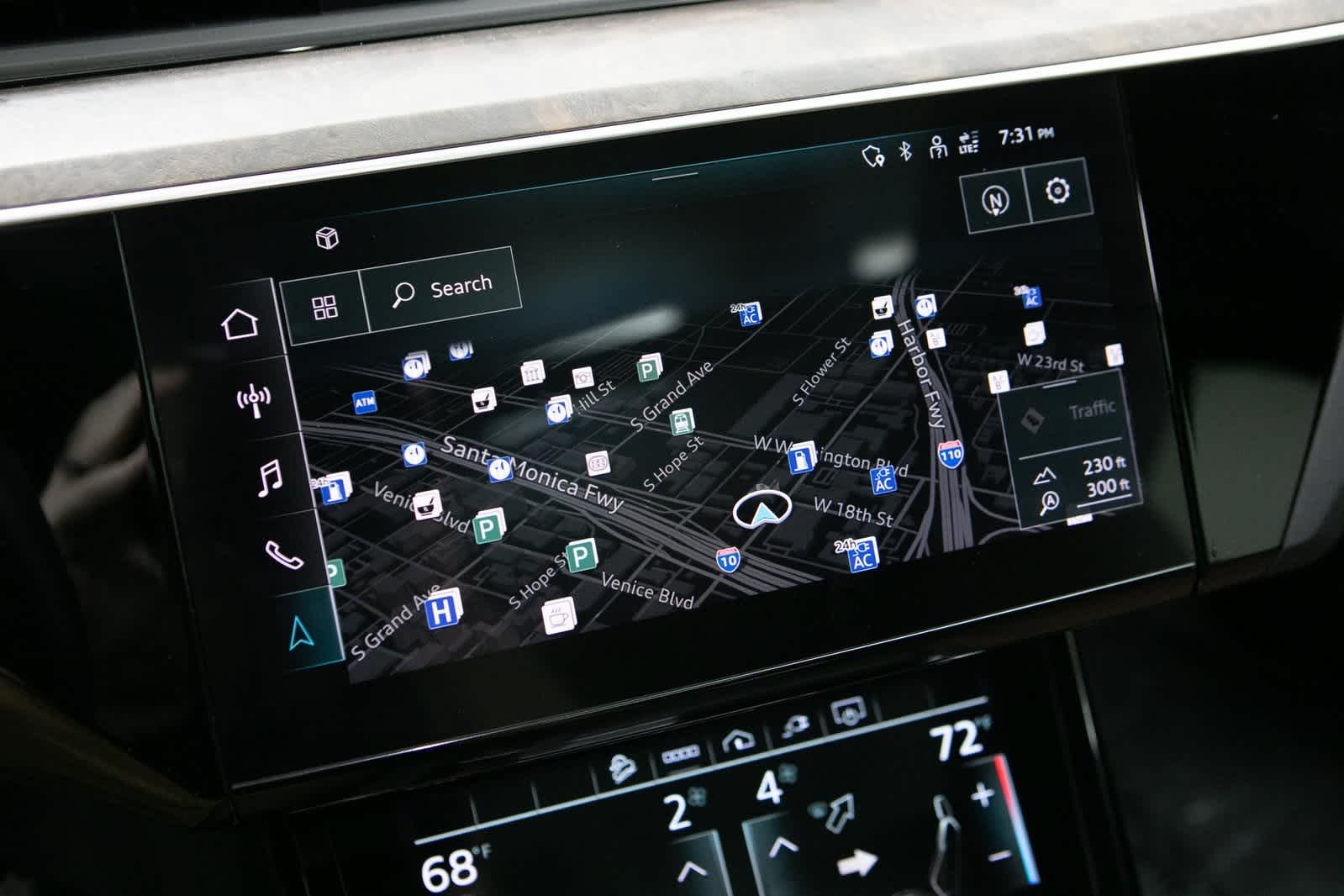 Thumbnail: 2022 Audi e-tron - 15