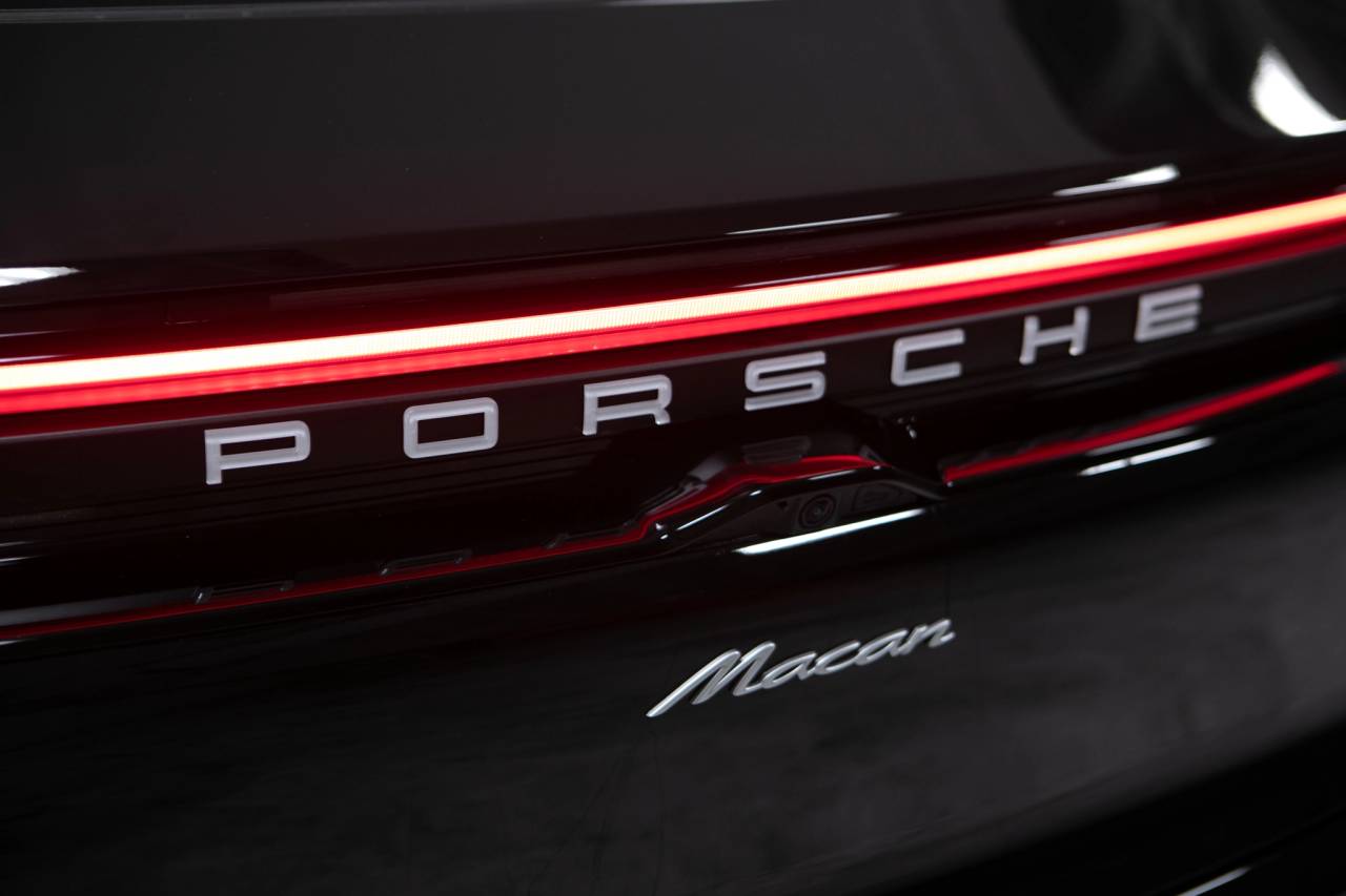 Thumbnail: 2026 Porsche Macan - 16