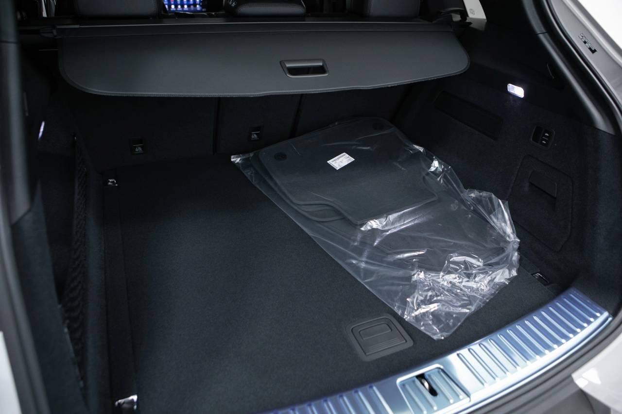 Thumbnail: 2026 Porsche Cayenne - 40