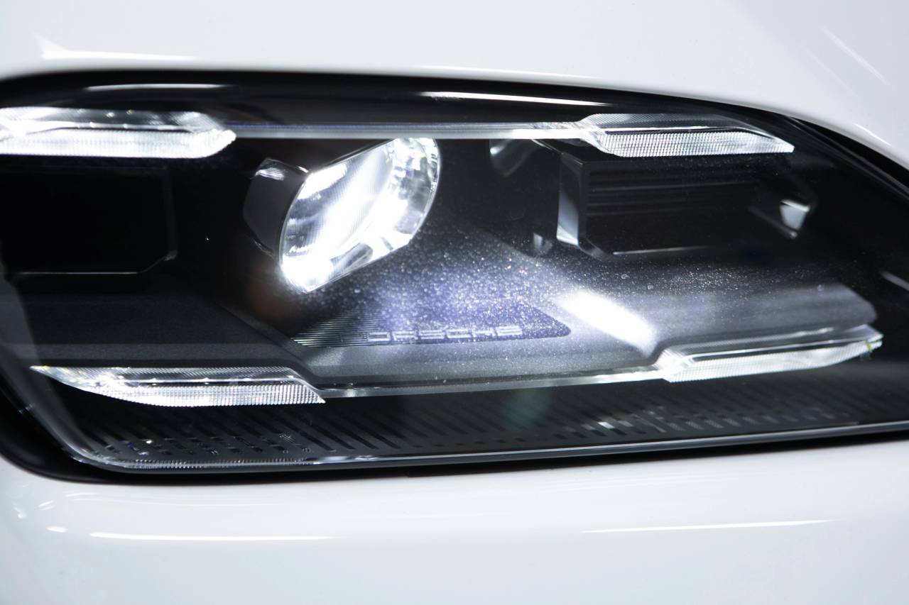 Thumbnail: 2026 Porsche Taycan - 13