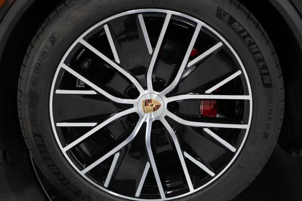 Thumbnail: 2025 Porsche Macan - 11