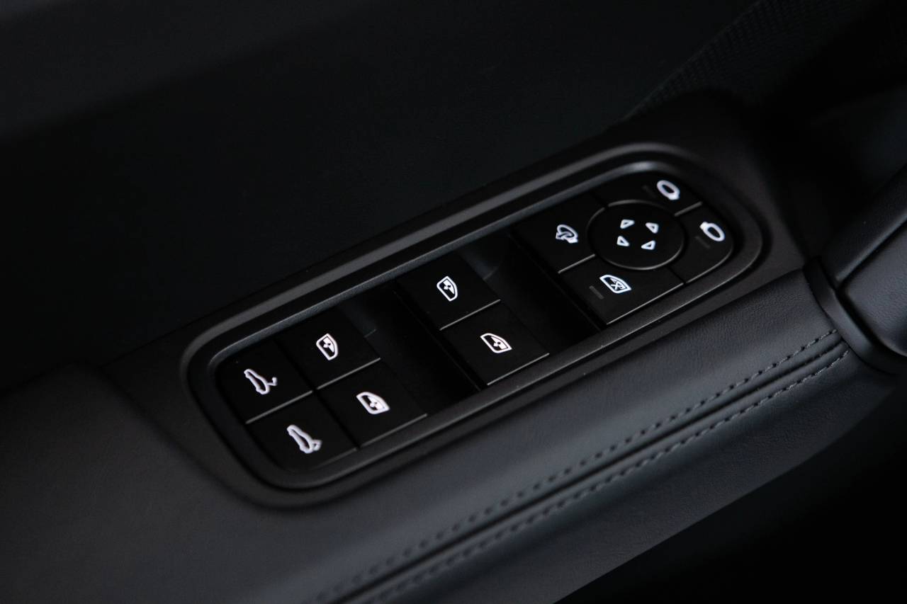 Thumbnail: 2026 Porsche Cayenne - 26