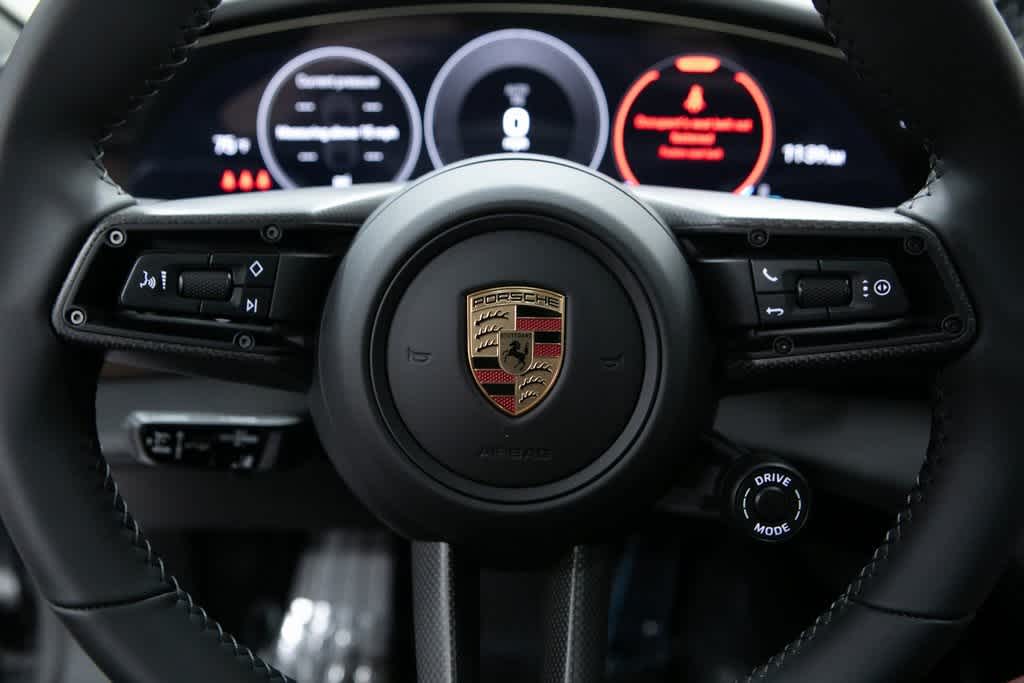 Thumbnail: 2025 Porsche Taycan - 14