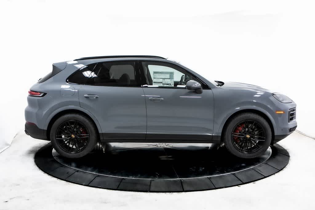 Thumbnail: 2025 Porsche Cayenne - 8