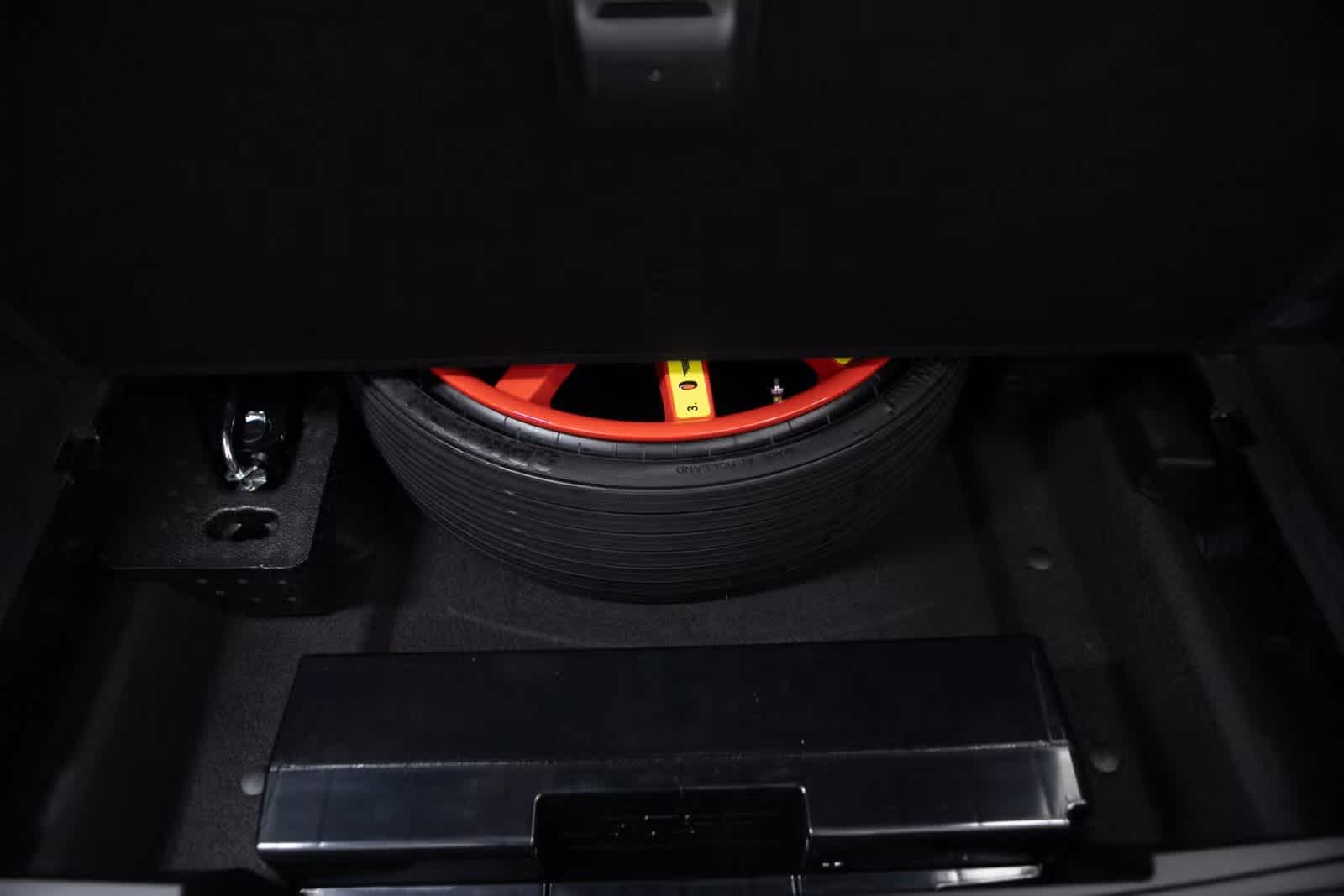 Thumbnail: 2025 Porsche Macan - 32