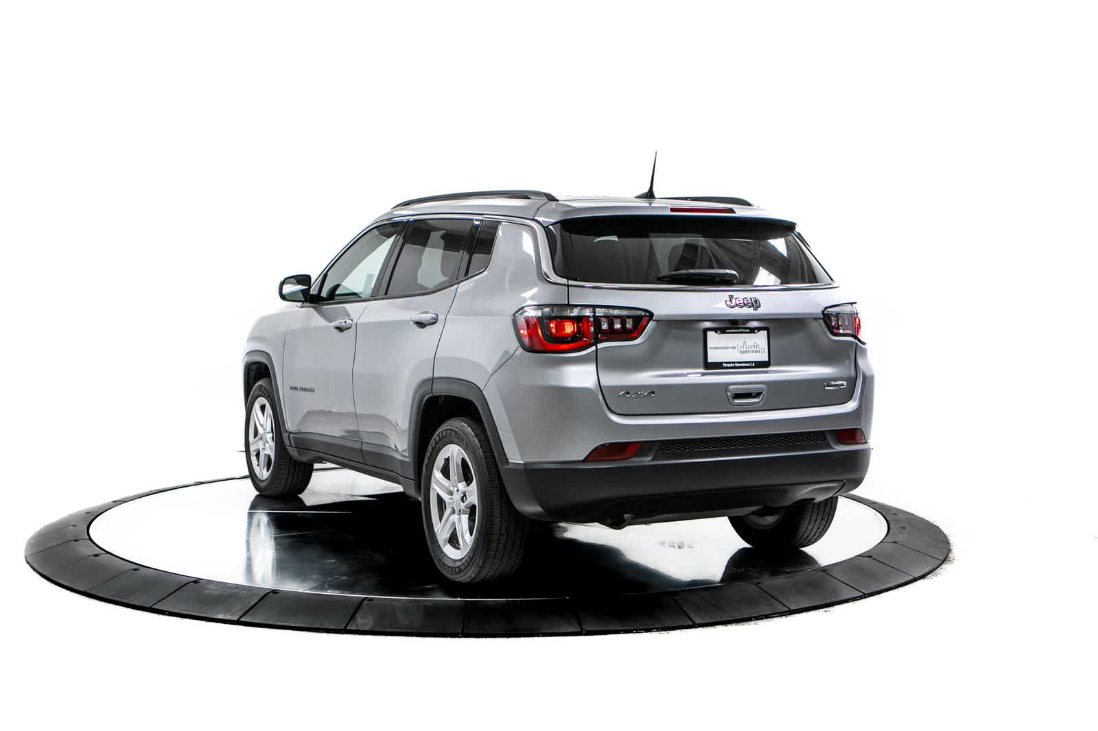 Thumbnail: 2023 Jeep Compass - 3
