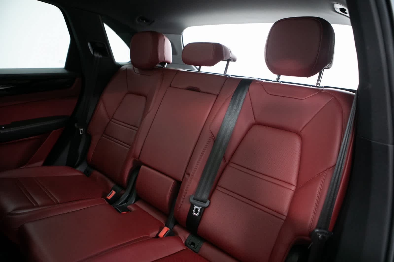 Thumbnail: 2022 Porsche Cayenne - 22