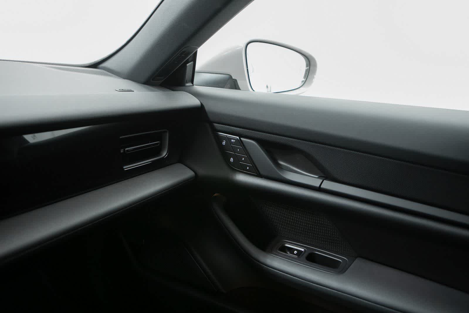 Thumbnail: 2024 Porsche Taycan - 24