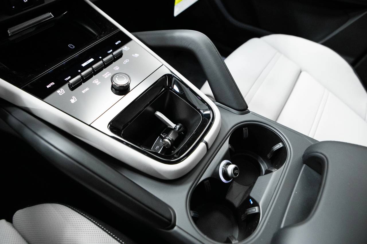 Thumbnail: 2026 Porsche Cayenne - 32