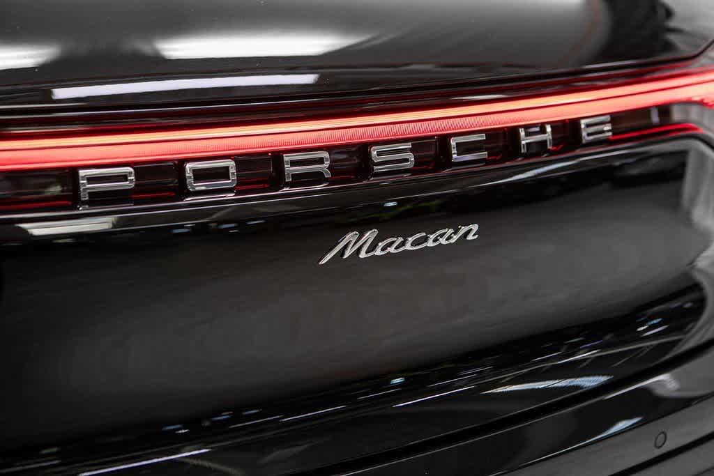 Thumbnail: 2024 Porsche Macan - 3
