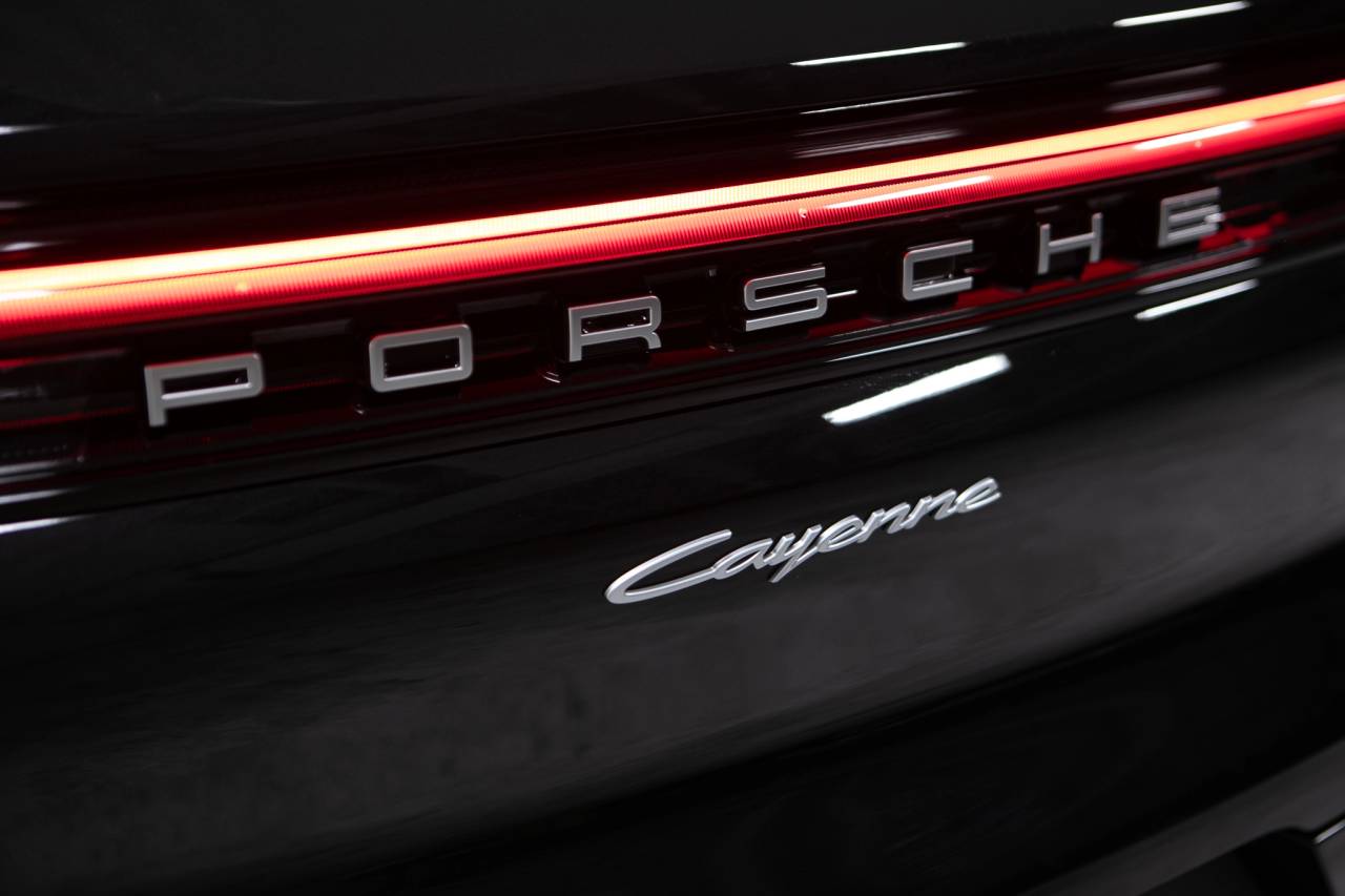 Thumbnail: 2026 Porsche Cayenne - 16