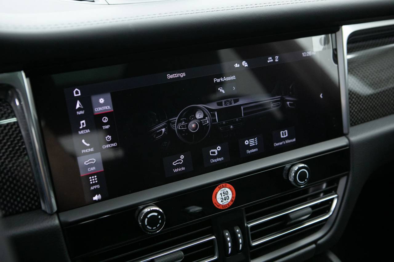 Thumbnail: 2026 Porsche Macan - 22