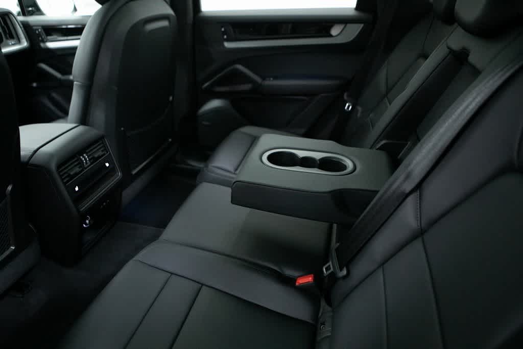 Thumbnail: 2025 Porsche Cayenne - 34