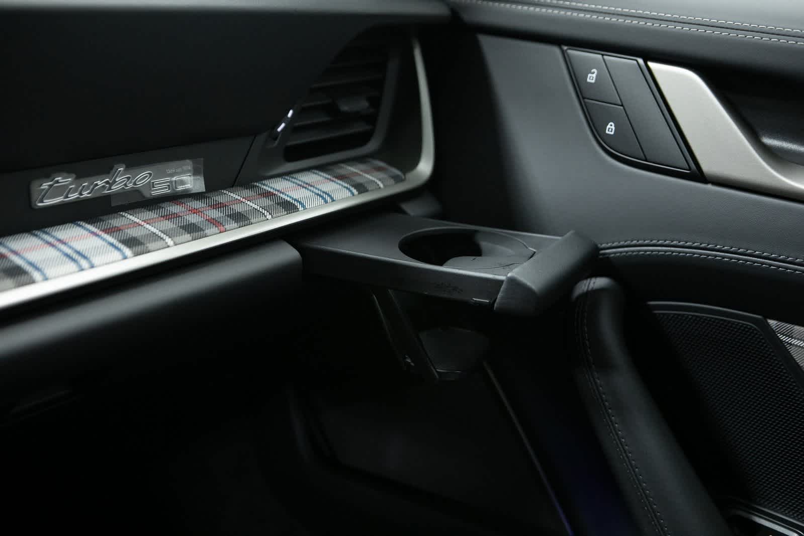 Thumbnail: 2025 Porsche 911 - 26