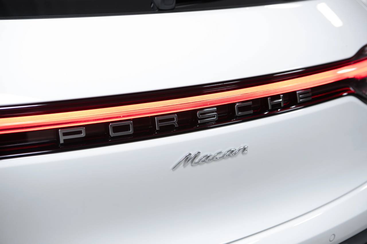 Thumbnail: 2026 Porsche Macan - 16