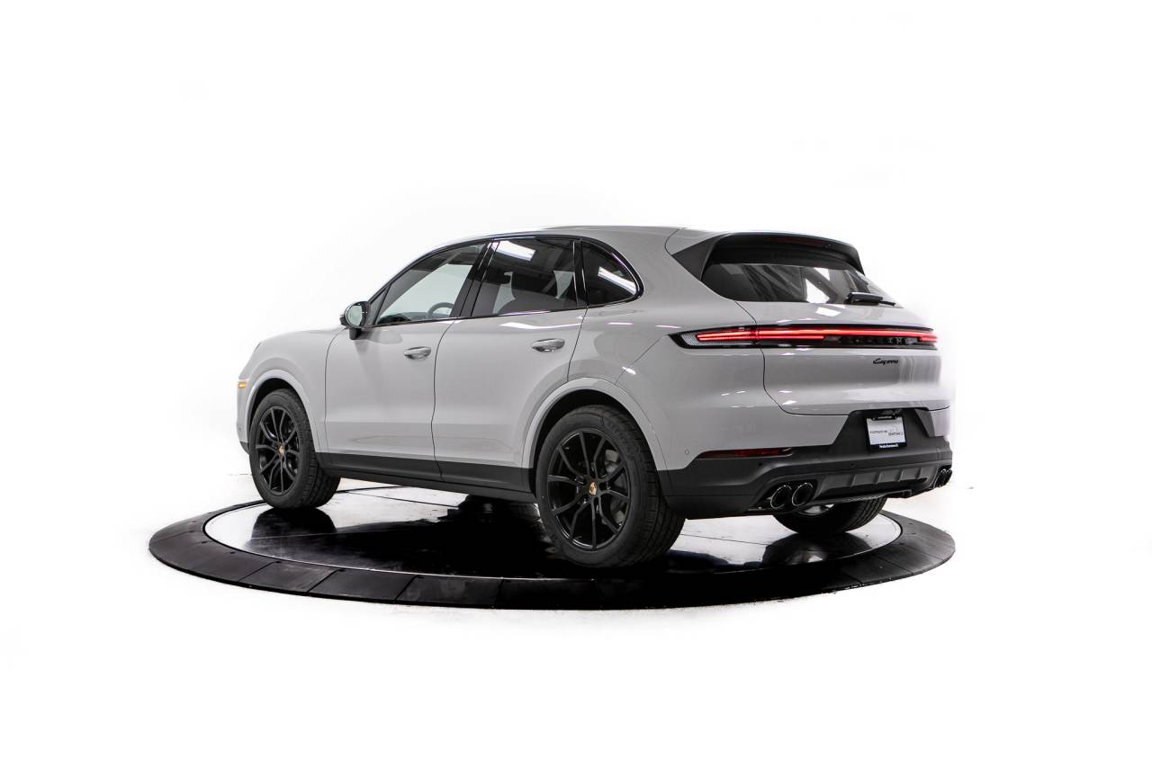 Thumbnail: 2026 Porsche Cayenne - 3