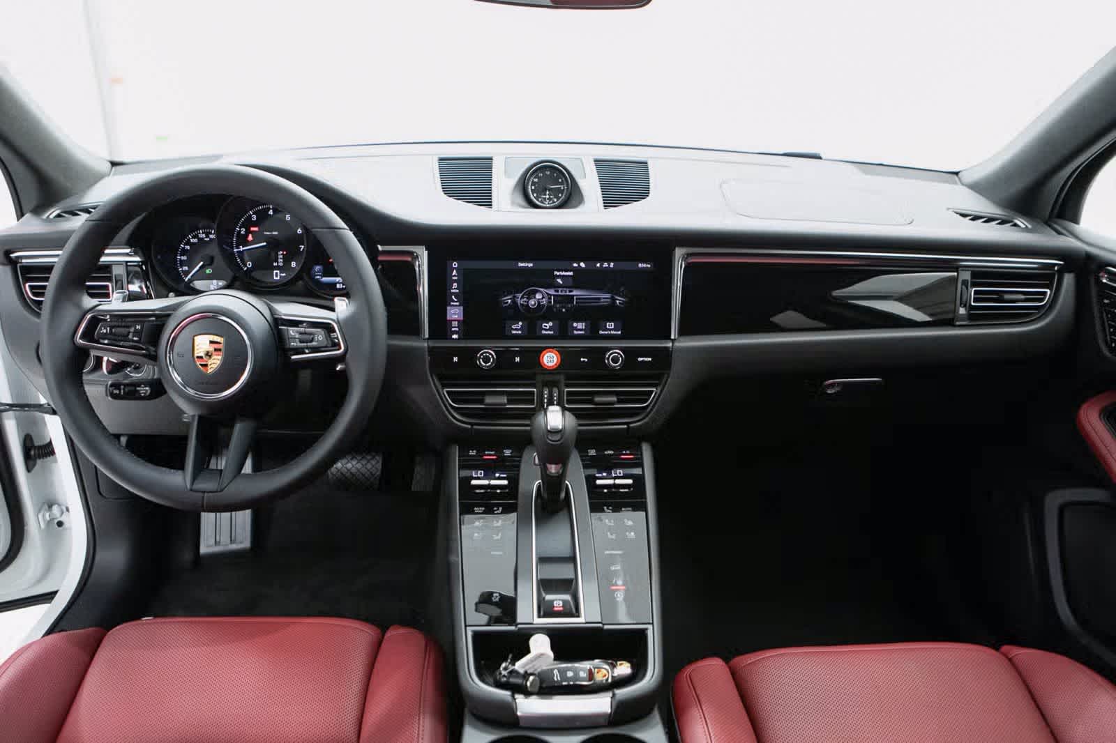 Thumbnail: 2026 Porsche Macan - 13