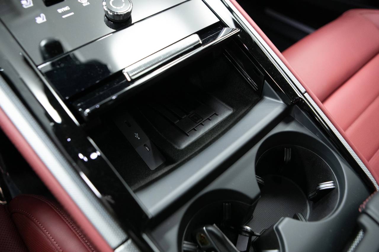 Thumbnail: 2026 Porsche Panamera - 34