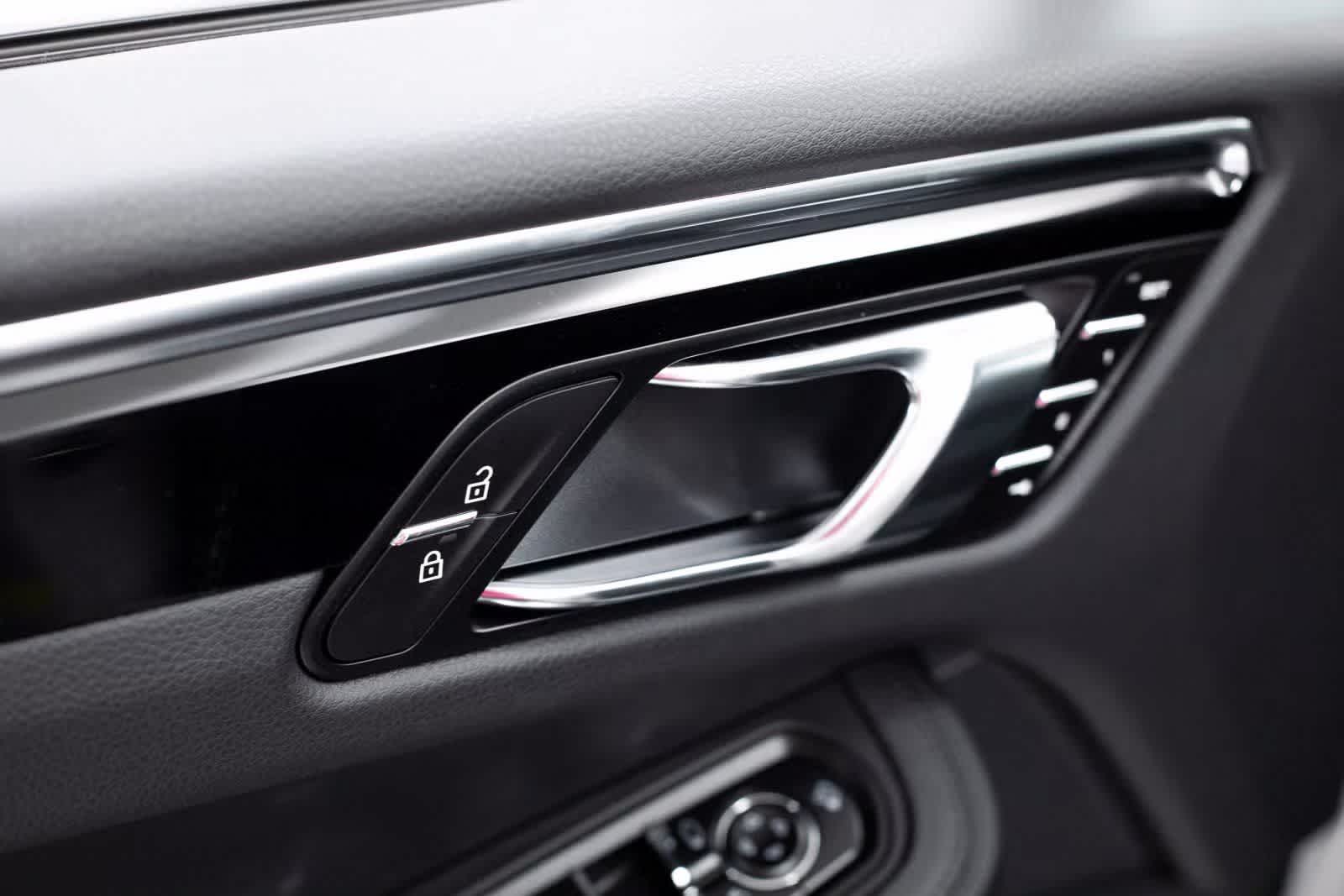 Thumbnail: 2025 Porsche Macan - 20