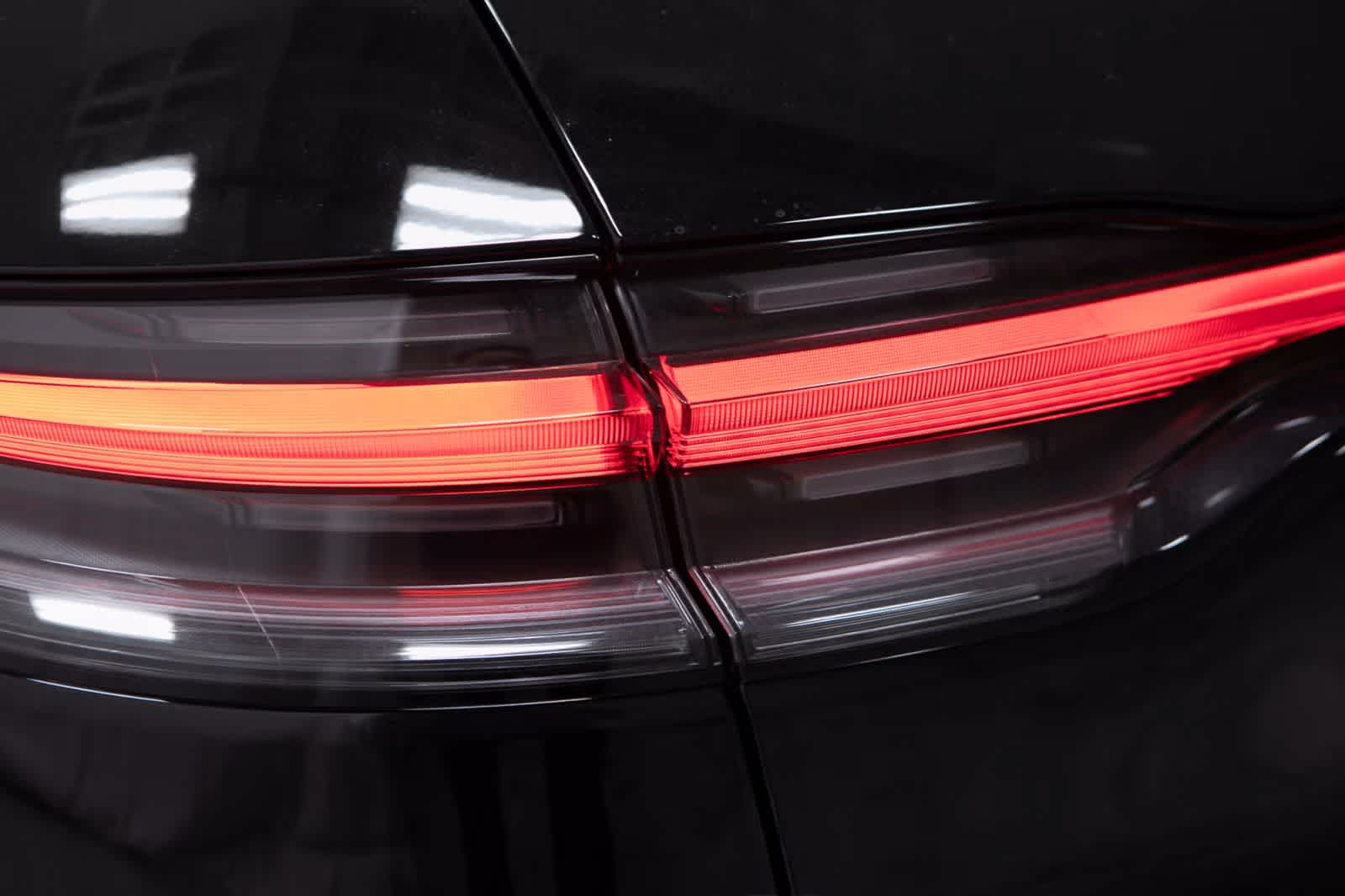 Thumbnail: 2026 Porsche Macan - 19