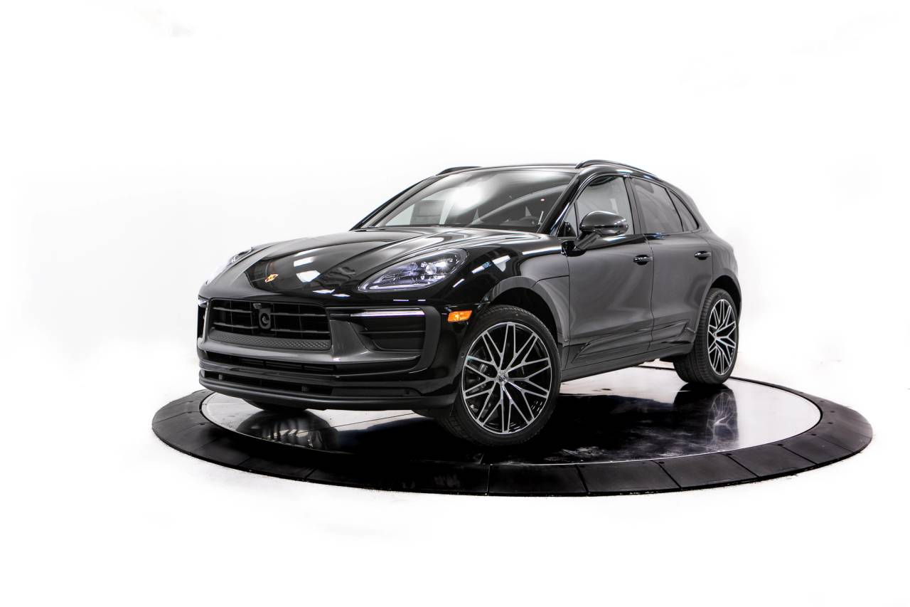 Thumbnail: 2026 Porsche Macan - 1