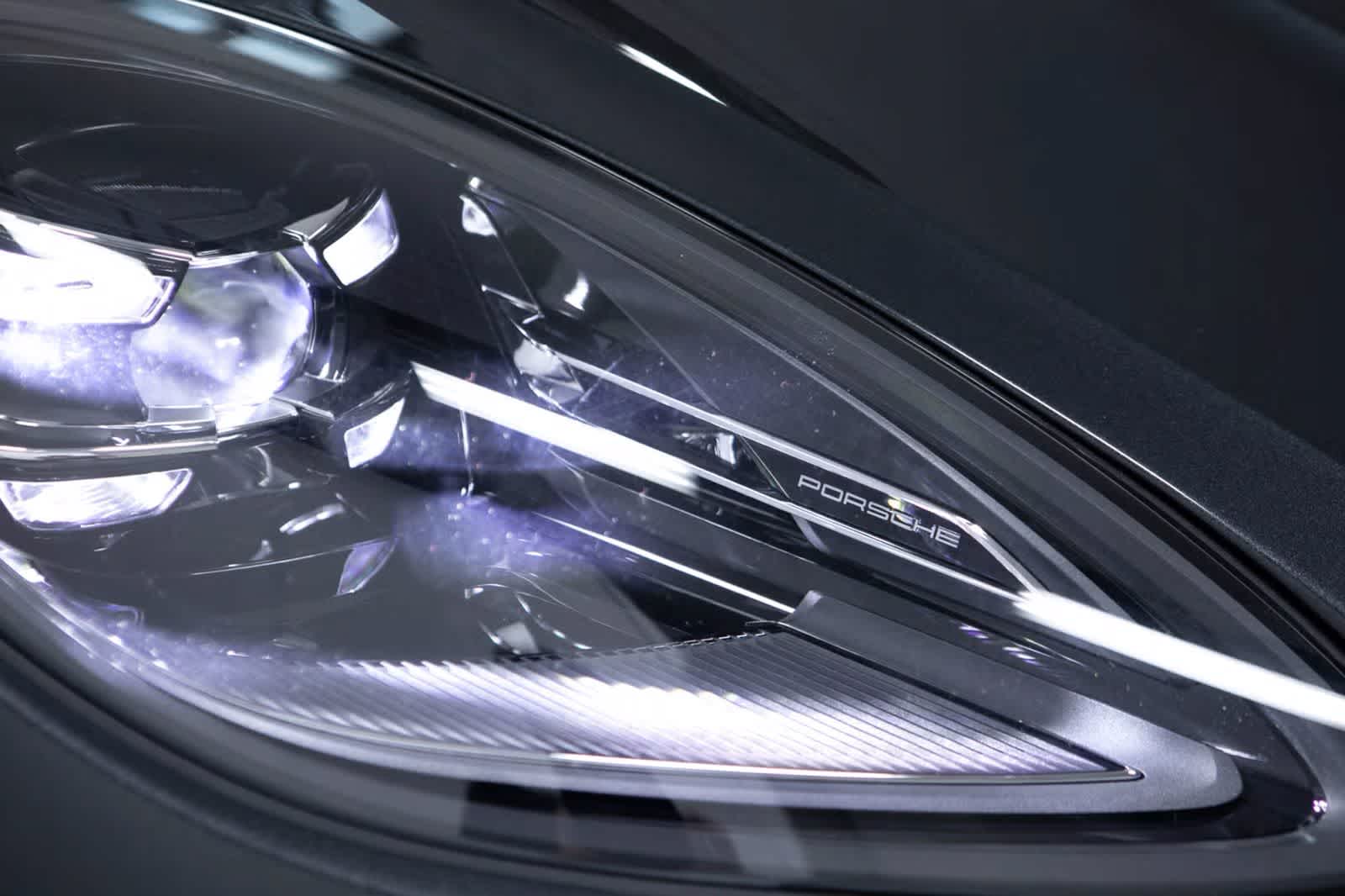 Thumbnail: 2026 Porsche Macan - 16