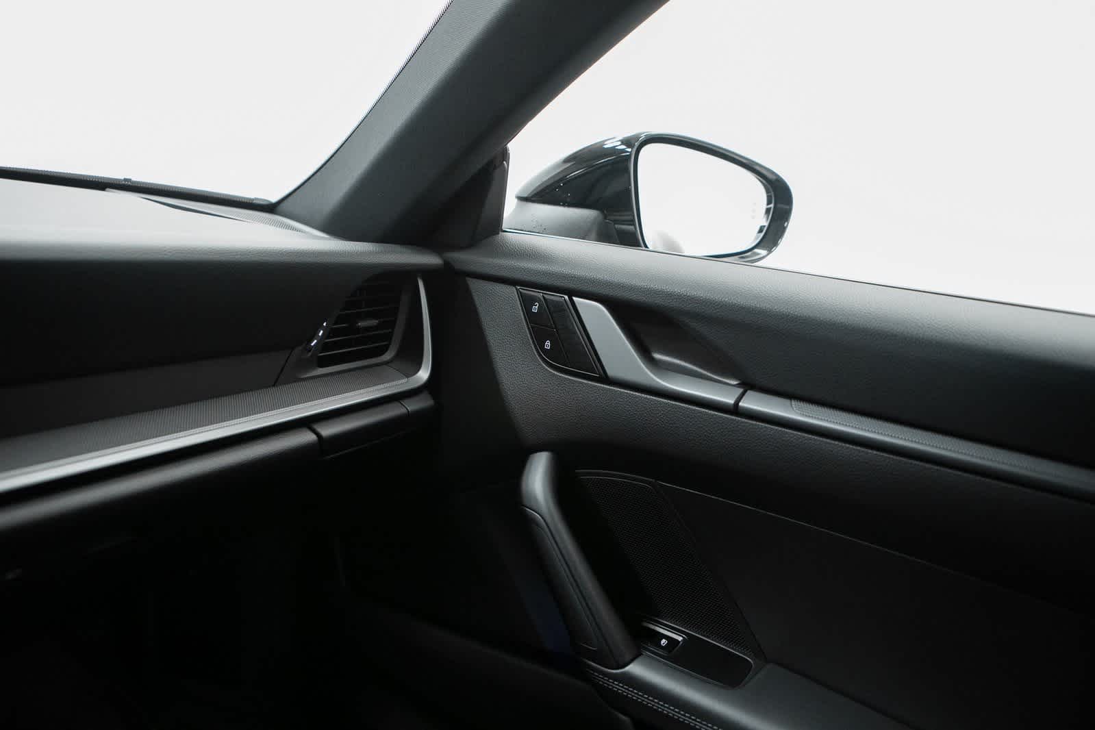 Thumbnail: 2021 Porsche 911 - 25